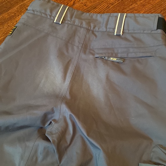 Descente North America ski snow pants size 34 pre-owned, with some spots, no hol - Picture 8 of 16